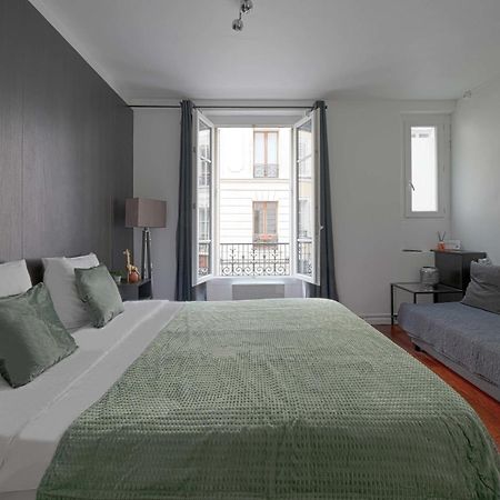 Large Modern Studio Close To The Eiffel Tower And Paris Highlights Apartman Kültér fotó
