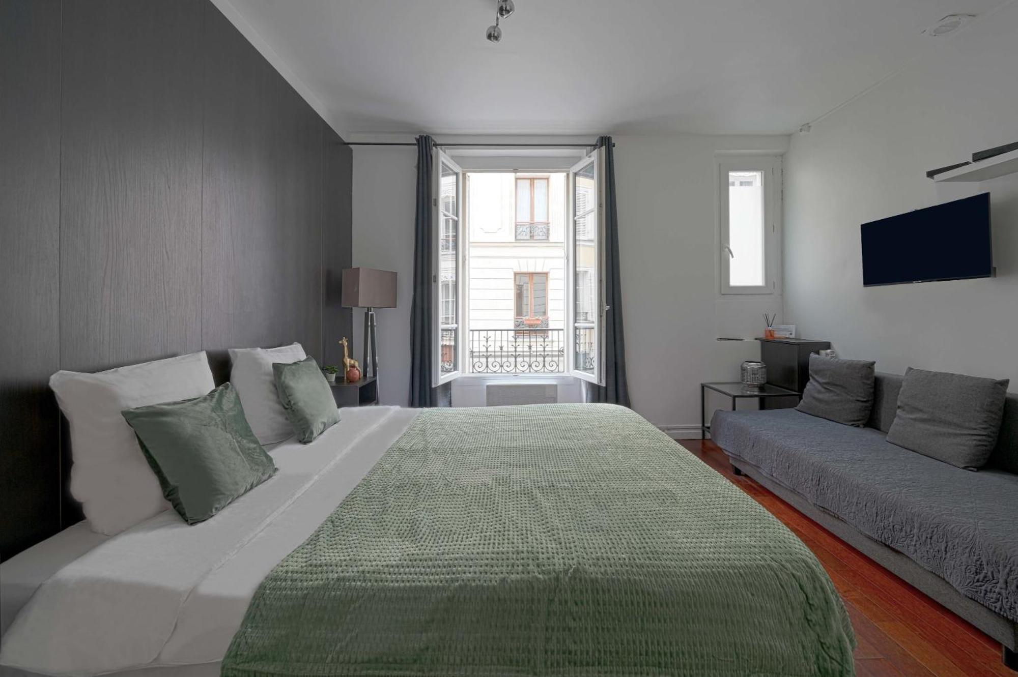 Large Modern Studio Close To The Eiffel Tower And Paris Highlights Apartman Kültér fotó