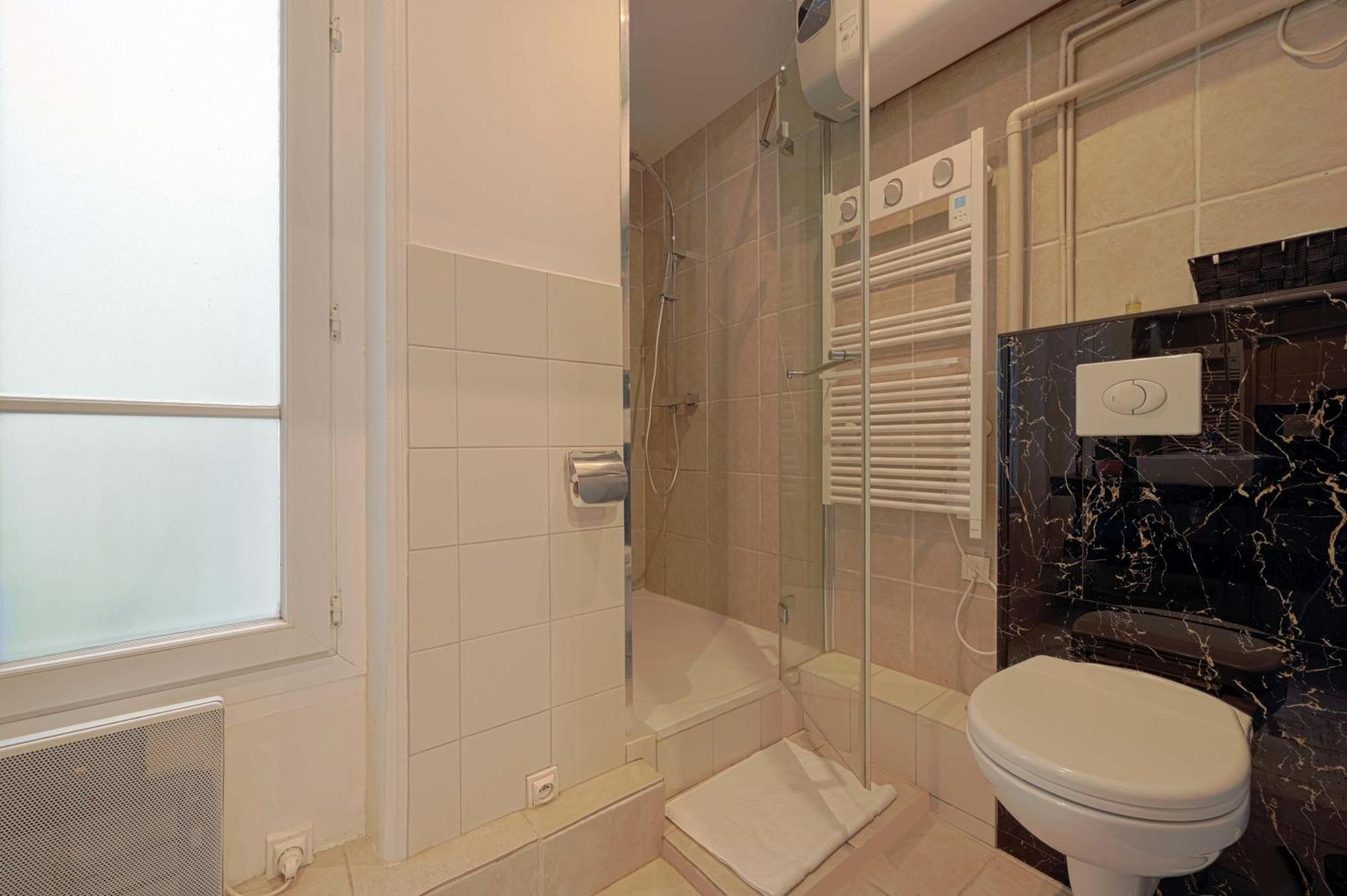 Large Modern Studio Close To The Eiffel Tower And Paris Highlights Apartman Kültér fotó